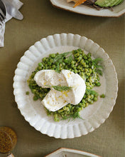 Load image into Gallery viewer, RAW See 8.4" Flower Round Plate