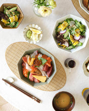 Load image into Gallery viewer, Oval Bamboo Placemat