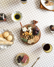 Load image into Gallery viewer, NAMU Walnut Round Cutting Board (9.2")