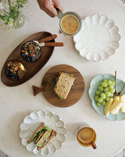 Load image into Gallery viewer, NAMU Walnut Round Cutting Board (9.2")