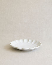 Load image into Gallery viewer, BLOOM Dinner Plate (8.5")