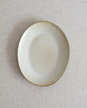 Load image into Gallery viewer, RAW See 9.2&quot; Oval Plate
