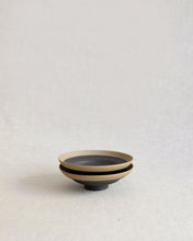 Load image into Gallery viewer, NOVO Footed Plate in Matte Black (5.7")