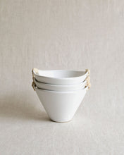 Load image into Gallery viewer, DAN Twine Handle Deep Bowl in White (6.7")