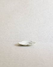Load image into Gallery viewer, ARANG Clover Small Plate (4.5")