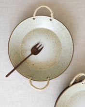 Load image into Gallery viewer, SAN Perilla Twine Handle Plate (9")