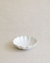 Load image into Gallery viewer, BLOOM Deep Plate (7.5")