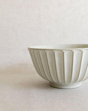 Load image into Gallery viewer, Muun Rim Large Noodle Bowl (6.9")