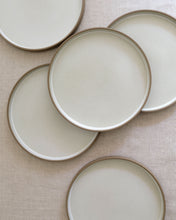 Load image into Gallery viewer, NOVO Dinner Plate in Natural (10&quot;)
