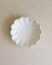 Load image into Gallery viewer, BLOOM Deep Plate (7.5")