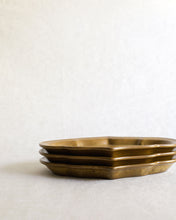 Load image into Gallery viewer, ARANG Maple Leaf Vintage Plate (10")