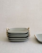 Load image into Gallery viewer, DAN Twine Handle Square Plate (7.8")