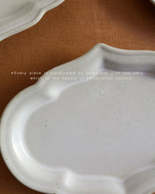 Load image into Gallery viewer, ARANG Maple Leaf Plate (10&quot;)
