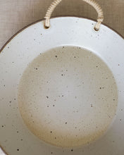 Load image into Gallery viewer, SAN Twine Handle Deep Plate (9")