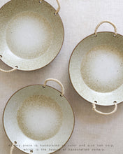 Load image into Gallery viewer, SAN Perilla Twine Handle Plate (9")