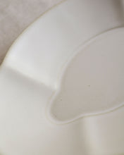 Load image into Gallery viewer, ARANG Floral Oval Deep Plate (9")