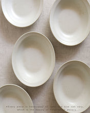 Load image into Gallery viewer, ARANG Oval Deep Plate (8")