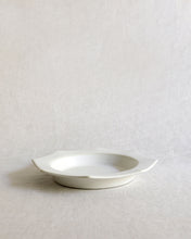 Load image into Gallery viewer, ARANG Octagonal Plate in White (8")