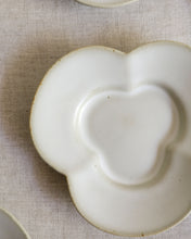 Load image into Gallery viewer, ARANG Clover Small Plate (4.5")