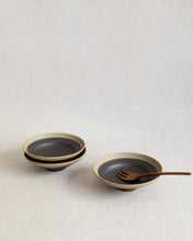 Load image into Gallery viewer, NOVO Footed Plate in Matte Black (5.7")