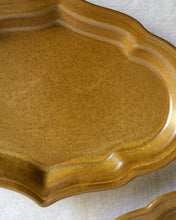 Load image into Gallery viewer, ARANG Maple Leaf Vintage Plate (10")