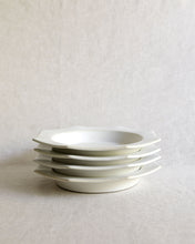 Load image into Gallery viewer, ARANG Octagonal Plate in White (8")