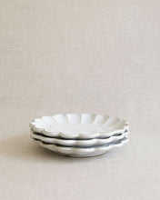 Load image into Gallery viewer, BLOOM Dinner Plate (8.5")