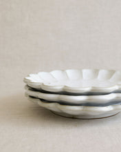 Load image into Gallery viewer, BLOOM Dinner Plate (8.5")