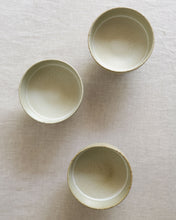 Load image into Gallery viewer, SAN High Footed Plate in Natural (5")