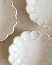 Load image into Gallery viewer, BLOOM Deep Plate (8.6")