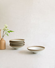 Load image into Gallery viewer, NOVO Footed Plate in Natural (5.7")