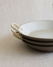 Load image into Gallery viewer, SAN Twine Handle Deep Plate (9")