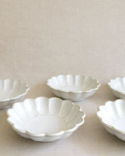 Load image into Gallery viewer, BLOOM Deep Plate (8.6")