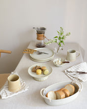 Load image into Gallery viewer, RIM 9" Twine Handle Deep Oval Plate