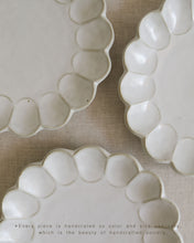 Load image into Gallery viewer, BLOOM Dinner Plate (8.5")