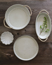 Load image into Gallery viewer, RIM 9" Twine Handle Deep Oval Plate