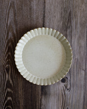 Load image into Gallery viewer, RAW See 8.4" Flower Round Plate