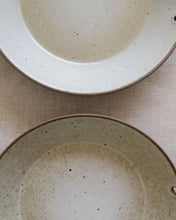 Load image into Gallery viewer, SAN Twine Handle Deep Plate (9")