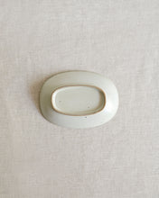 Load image into Gallery viewer, Muun Rim BanChan Oval Plate (6")