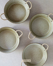 Load image into Gallery viewer, SAN Perilla Twine Handle Deep Plate (9")