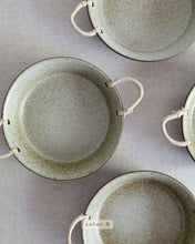 Load image into Gallery viewer, SAN Perilla Twine Handle Deep Plate (9")