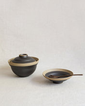 Load image into Gallery viewer, NOVO Footed Plate in Matte Black (5.7")