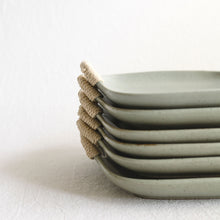 Load image into Gallery viewer, DAN Twine Handle Square Plate (7.8")