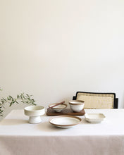 Load image into Gallery viewer, NOVO Footed Plate in Natural (5.7")