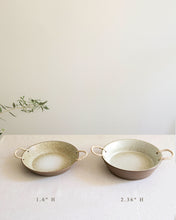 Load image into Gallery viewer, SAN Perilla Twine Handle Deep Plate (9")