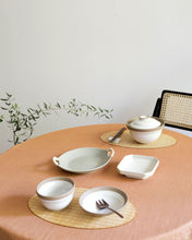 Load image into Gallery viewer, NOVO Footed Plate in Natural (5.7")