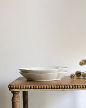 Load image into Gallery viewer, ARANG Floral Oval Deep Plate (9")