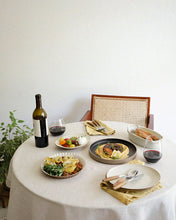 Load image into Gallery viewer, RAW See 8.4" Flower Round Plate