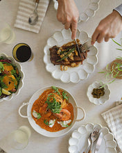 Load image into Gallery viewer, BLOOM Dinner Plate (8.5")