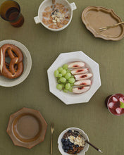 Load image into Gallery viewer, ARANG Maple Leaf Vintage Plate (8")